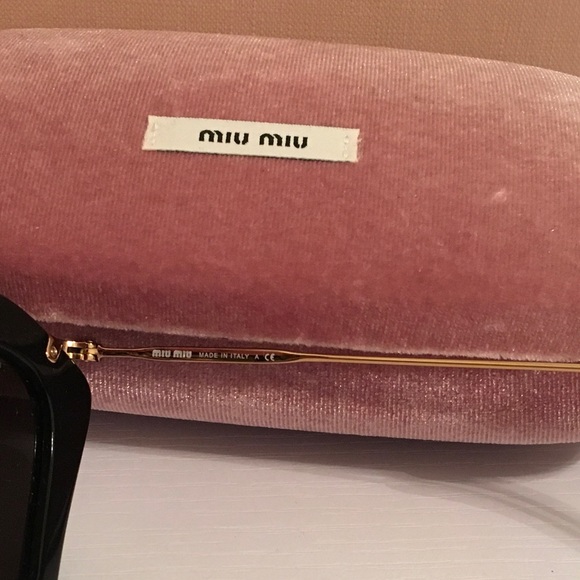 SOLD🌺🌺🌺Miu Miu Sunglasses 🕶 NWOT - Picture 4 of 7